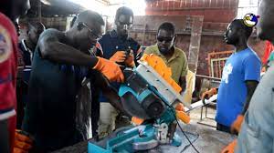 Macky Sall appelle à la promotion de l’entreprenariat des jeunes artisans