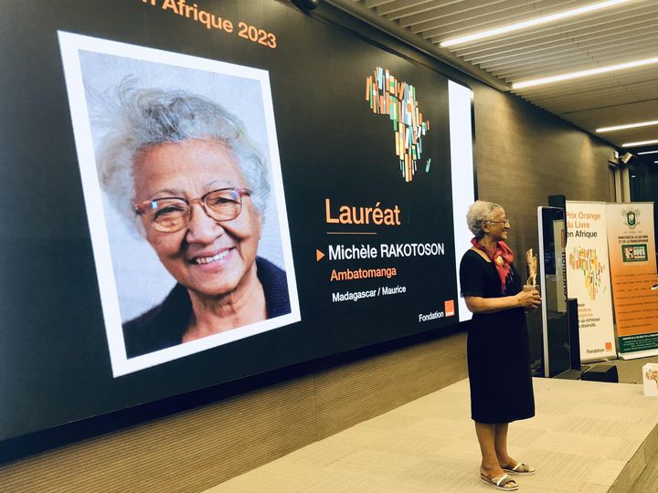 Prix Orange du Livre en Afrique : Michèle RAKOTOSON, vainqueur de la 5e édition à Abidjan
