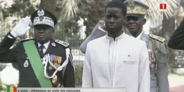 Cérémonie de levée des couleurs au palais de la république avec son SEM Bassirou Diomaye Faye